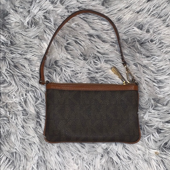 MICHAEL KORS wristlet - Picture 8 of 9